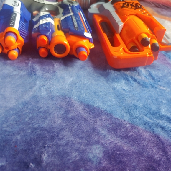 NERF Zombie Strike gun + 2 others - Picture 6 of 16